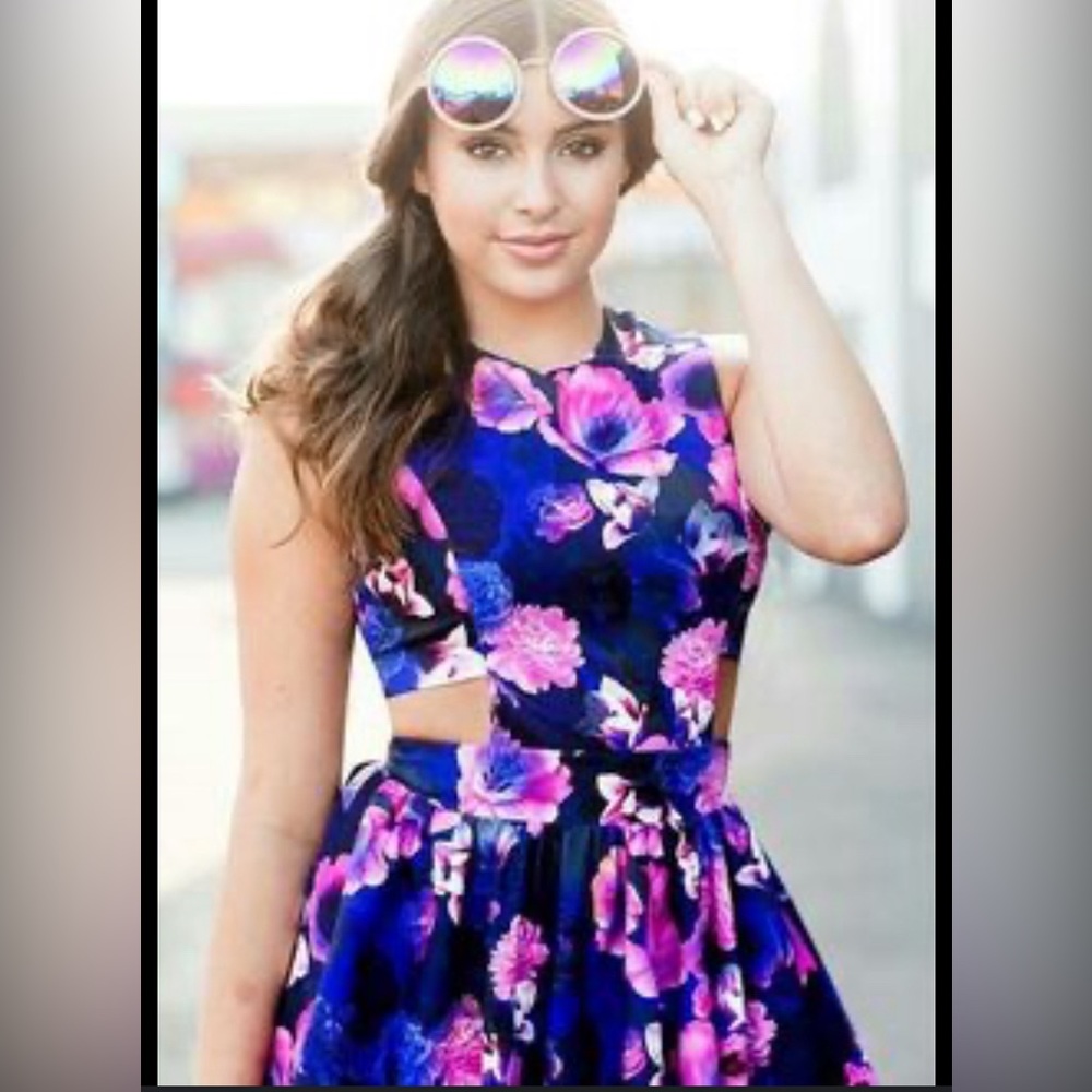 Elegant Floral Cutout Tank Top dress 👗